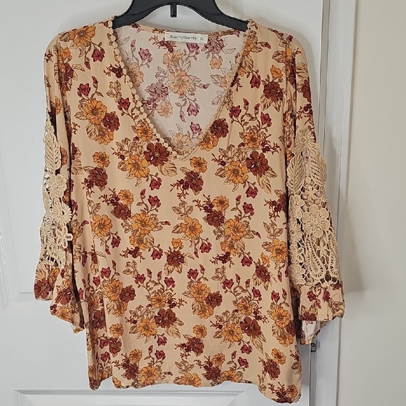 Rusttydustty Tops - Floral Crochet Sleeve Blouse‎ - Cream and Brown